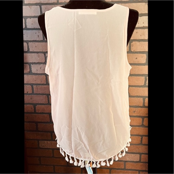 SUMMER CREAM TANK TOP WITH LACE TRIM - Picture 2 of 5